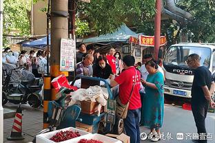 莱因克尔：在足球界执教三个月时间并不够，望还有队能给鲁尼机会